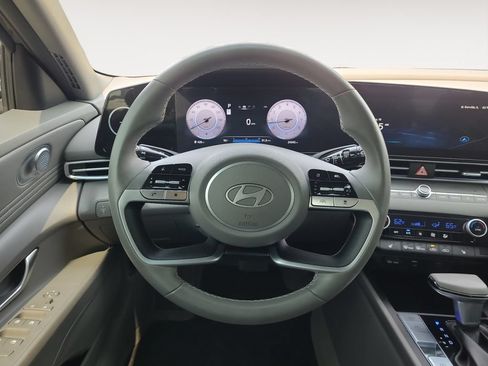 Used 2024 Hyundai Elantra SEL w/ Convenience Package FWD image 12