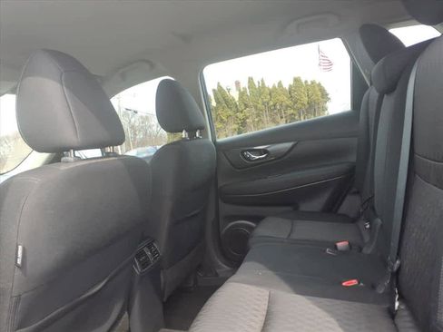 Used 2018 Nissan Rogue S image 18