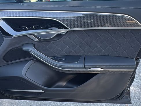 Used 2025 Audi S8 image 30