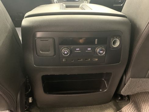 Used 2018 Chevrolet Tahoe LT RWD image 31