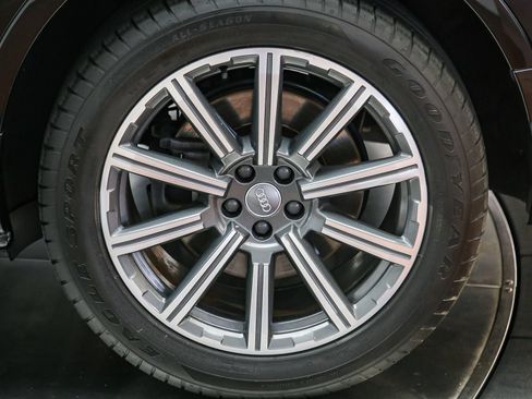 Used 2017 Audi Q7 3.0T Premium Plus AWD/4WD image 11
