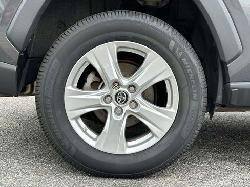 Used 2019 Toyota RAV4 XLE image 8
