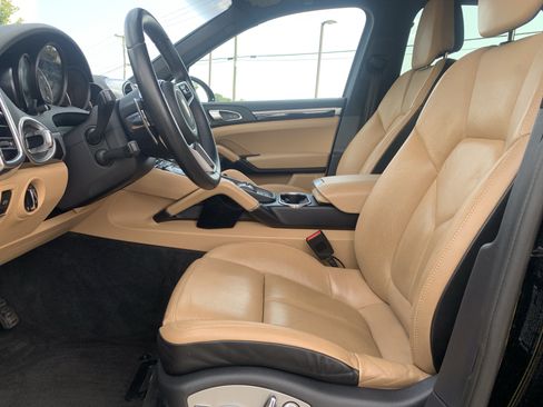 Used 2018 Porsche Cayenne Platinum Edition AWD/4WD image 18