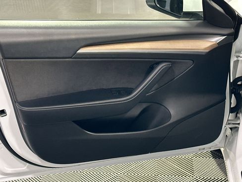 Used 2021 Tesla Model 3 Standard Range Plus image 15