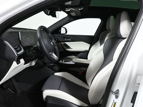 New 2027 BMW X2 xDrive28i AWD/4WD image 3