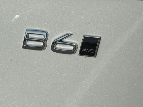 New 2026 Volvo XC90 B6 Plus w/ Protection Package Premier image 9