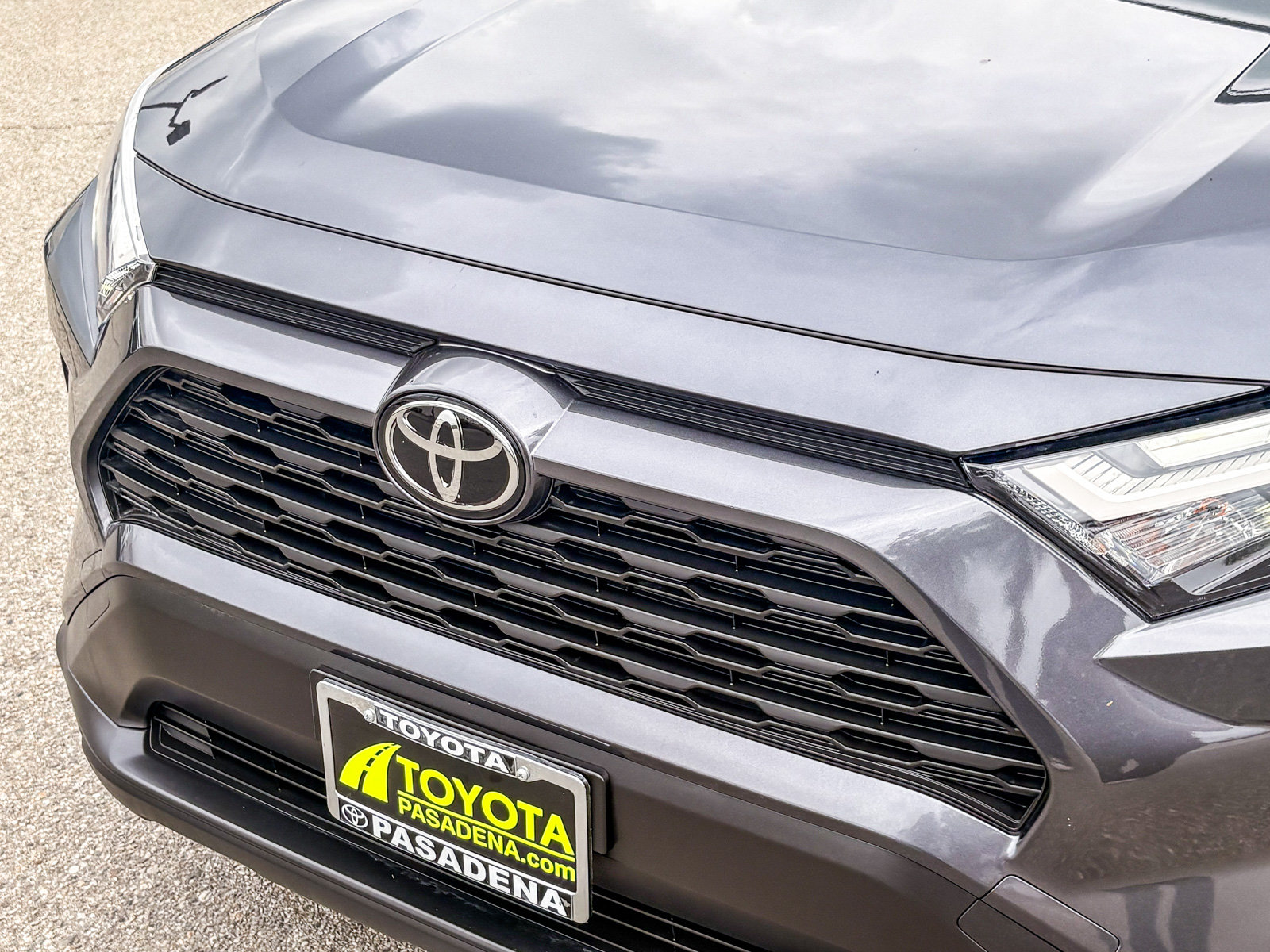 Certified 2025 Toyota RAV4 LE AWD/4WD image 5