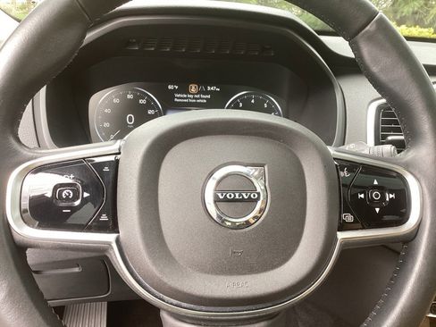 Used 2016 Volvo XC90 T6 Momentum w/ Momentum Plus Package image 16