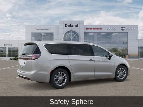 New 2026 Chrysler Pacifica Select FWD image 5