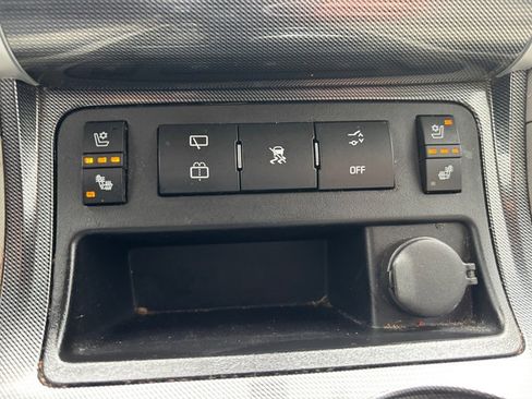 Used 2012 Chevrolet Traverse LTZ image 20