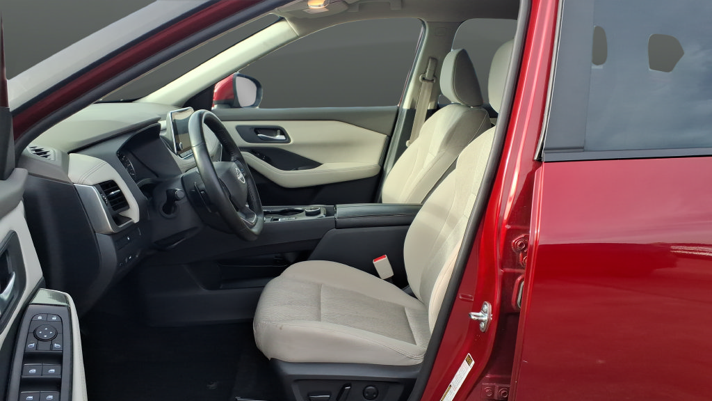 Used 2025 Nissan Rogue SV AWD/4WD image 9