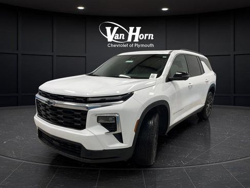 Used 2025 Chevrolet Traverse LT w/ Sun and Wheel Package image 7