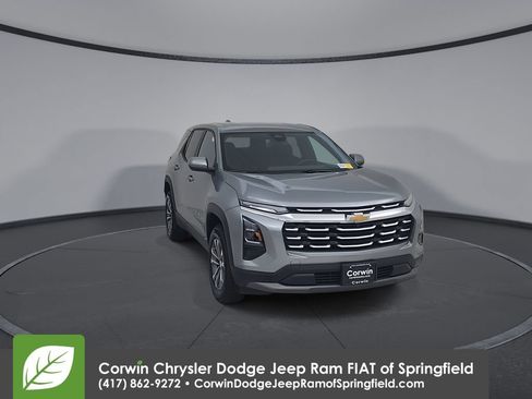 Used 2026 Chevrolet Equinox LT AWD/4WD image 4