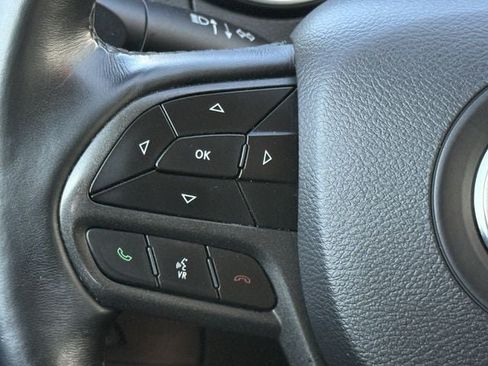 Used 2019 Jeep Cherokee Trailhawk w/ Cold Weather Group AWD/4WD image 14