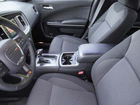 Used 2017 Dodge Charger SE AWD/4WD image 11