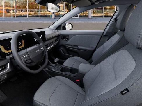 New 2025 Kia K4 LXS image 18