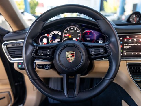 Certified 2023 Porsche Panamera Platinum Edition image 6