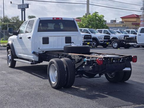 Used 2024 RAM 5500 Tradesman w/ Chrome Appearance Group AWD/4WD image 6