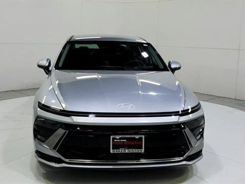 Used 2024 Hyundai Sonata SEL FWD image 2