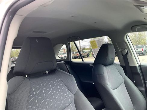 Used 2025 Toyota RAV4 XLE AWD/4WD image 22