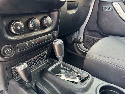 Used 2016 Jeep Wrangler Unlimited Sahara w/ Dual Top Group image 21