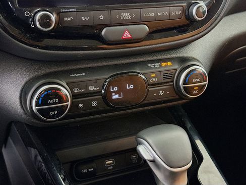 Used 2024 Kia Soul EX w/ Option Group 015 FWD image 17