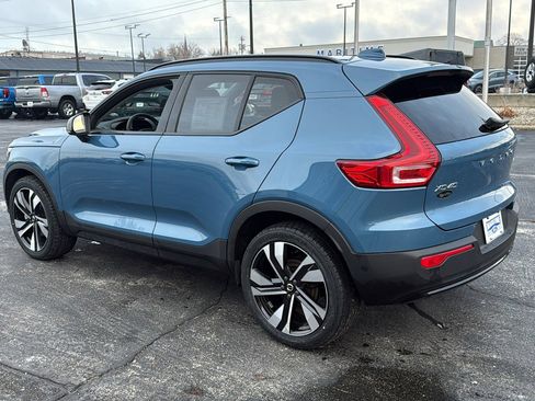 Used 2023 Volvo XC40 B5 Plus w/ Climate Package image 7
