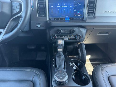 Used 2025 Ford Bronco Badlands AWD/4WD image 14