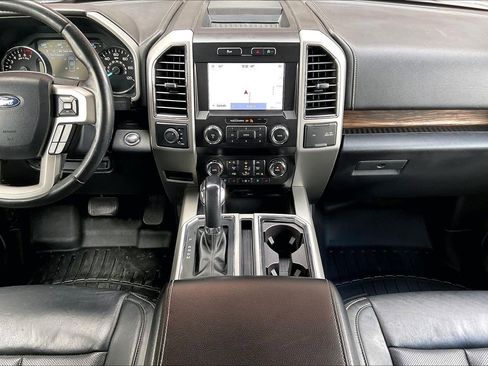 Used 2019 Ford F150 Lariat image 7