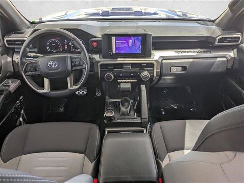 Used 2025 Toyota Tacoma TRD Sport AWD/4WD image 18