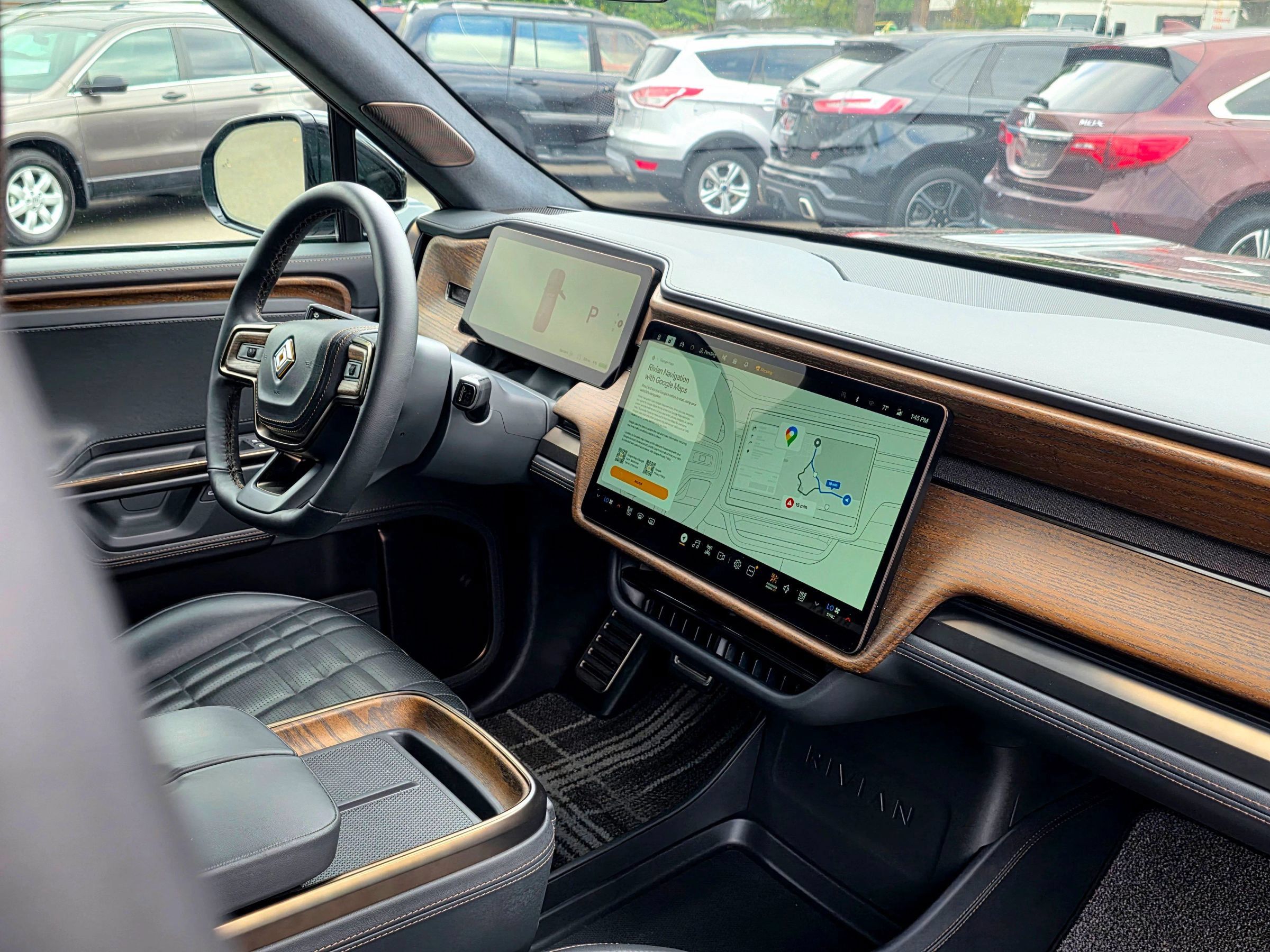 Used 2025 Rivian R1S Premium Dual AWD/4WD image 21