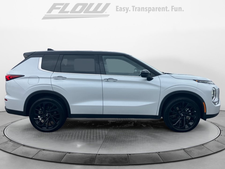 Used 2023 Mitsubishi Outlander SEL AWD/4WD image 10