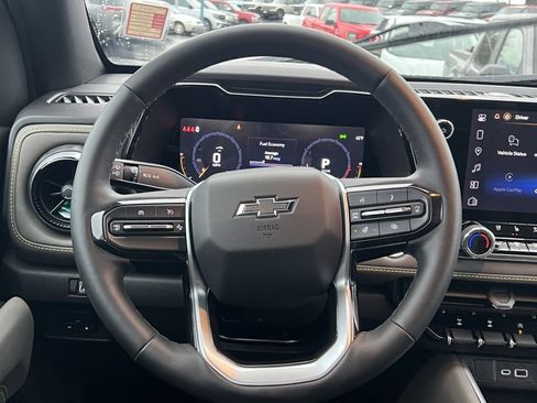 Used 2025 Chevrolet Colorado ZR2 w/ Technology Package image 21