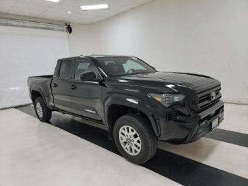 Used 2024 Toyota Tacoma SR5 RWD image 3