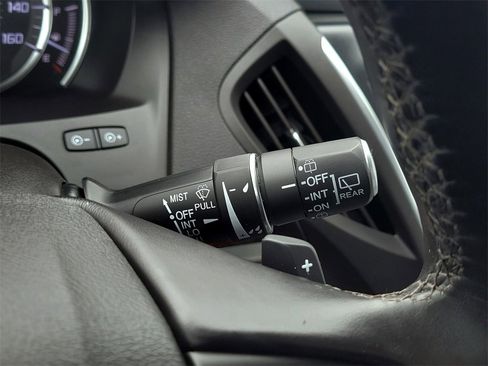 Used 2020 Acura MDX FWD image 25