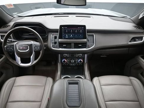 Used 2024 GMC Yukon SLT w/ SLT Luxury Package AWD/4WD image 12