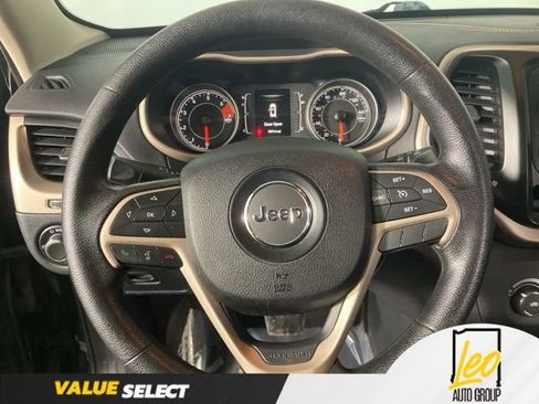 Used 2016 Jeep Cherokee Sport AWD/4WD image 12