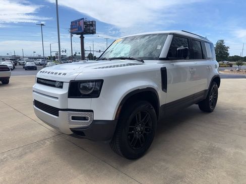 Used 2025 Land Rover Defender 110 S AWD/4WD image 5