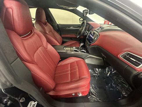 Used 2023 Maserati Ghibli Modena Q4 image 27