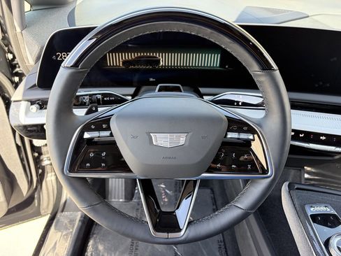 Used 2025 Cadillac Optiq Sport 2 w/ LPO, Floor Liner Package AWD/4WD image 23