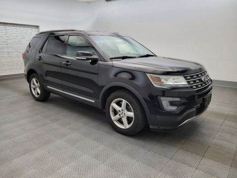 Used 2016 Ford Explorer XLT w/ Equipment Group 202A AWD/4WD image 11