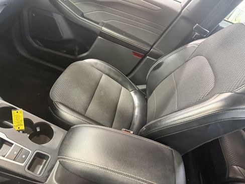 Used 2023 Ford Escape SE FWD image 16
