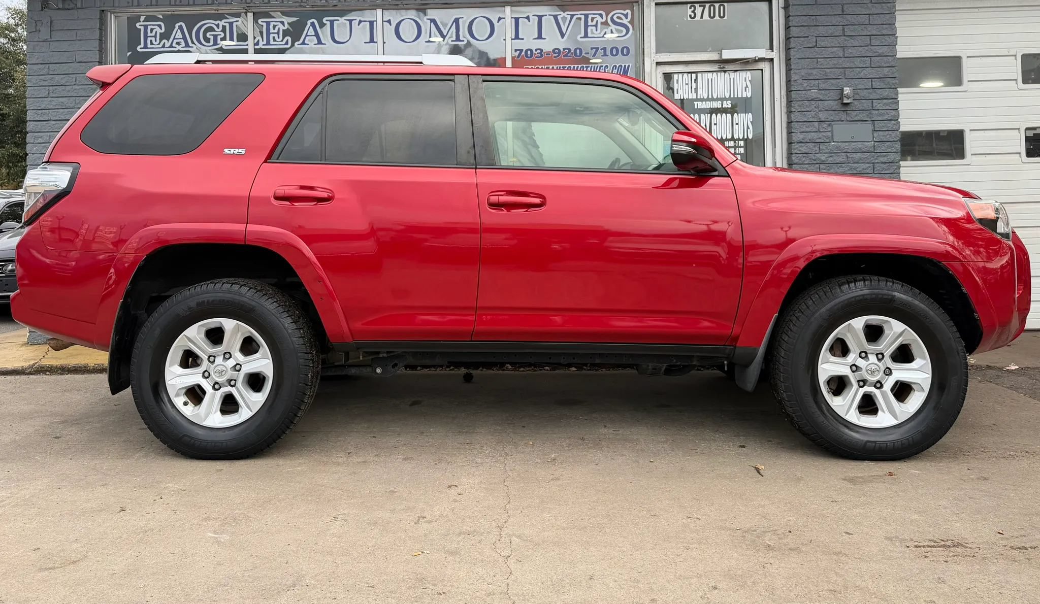 Used 2015 Toyota 4Runner SR5 Premium AWD/4WD image 2