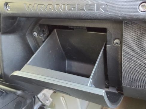 Used 2022 Jeep Wrangler Unlimited Sport AWD/4WD image 18