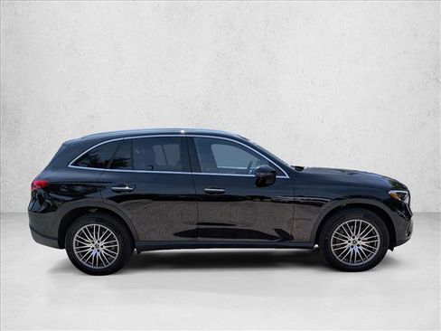 Certified 2026 Mercedes-Benz GLC 300 image 4