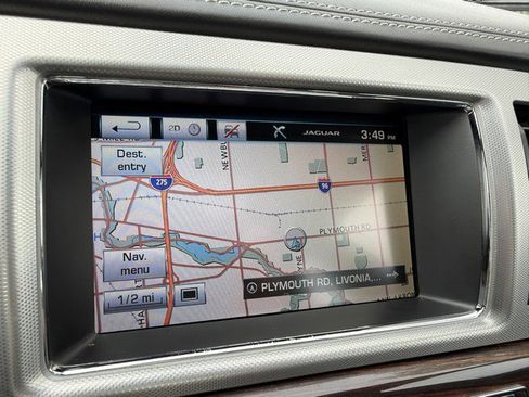 Used 2014 Jaguar XF 3.0 image 28