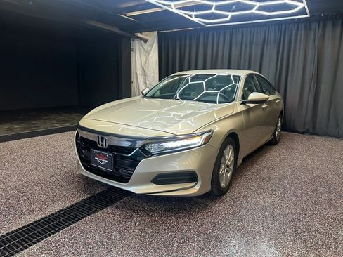 Used 2018 Honda Accord LX image 3