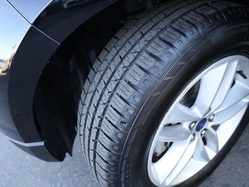 Used 2018 Ford Edge SEL FWD image 35