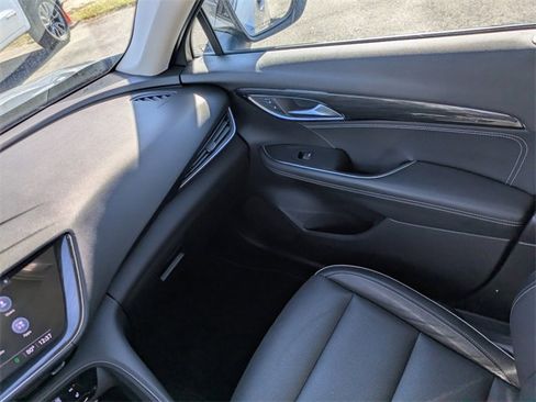 Used 2021 Buick Envision Essence w/ Sport Touring Package image 18