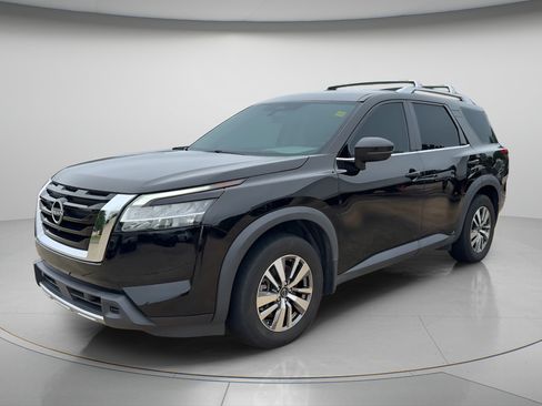 Used 2023 Nissan Pathfinder SL AWD/4WD image 1